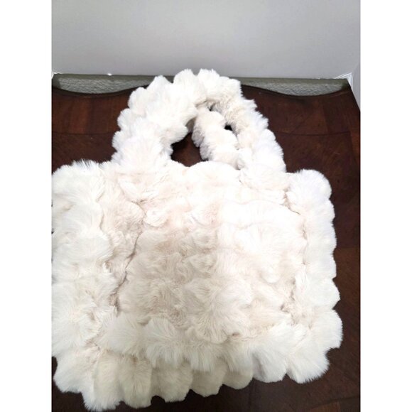 Minky Couture Designer Blankets Ivory Faux Fur Luxury Handbag With Snap Closure - Picture 2 of 7